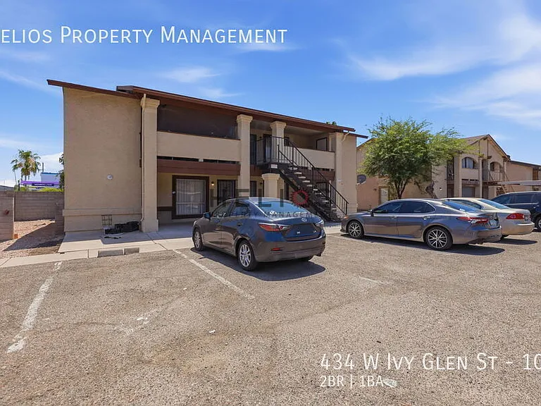 434 W Ivyglen St #105 — Photo 2