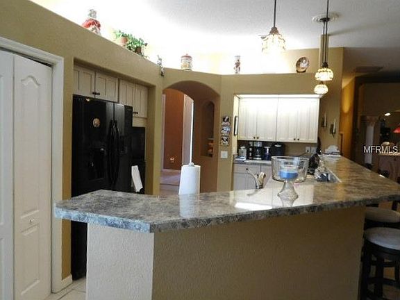 4th image of 2411 Valrico Forest Dr