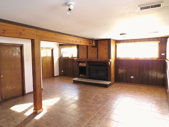 5th image of 6427 W 92nd St