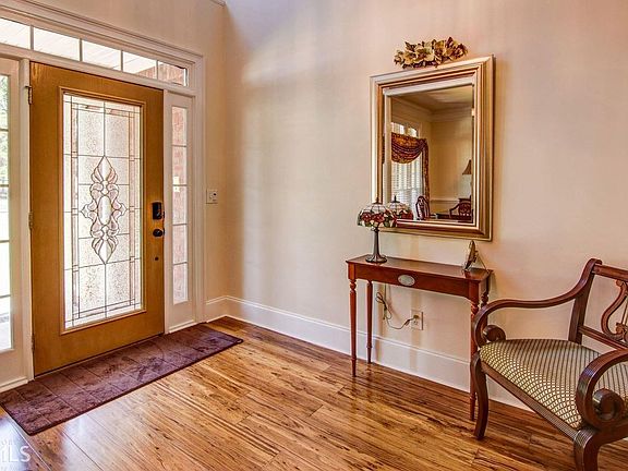 4th image of 235 Helens Manor Dr