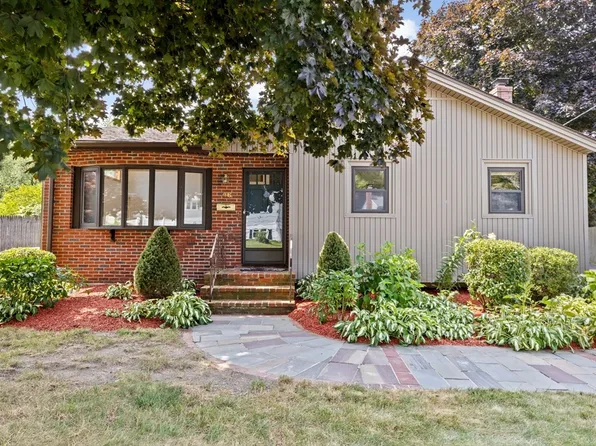 46 McGarvey Rd, Stoughton, MA 02072