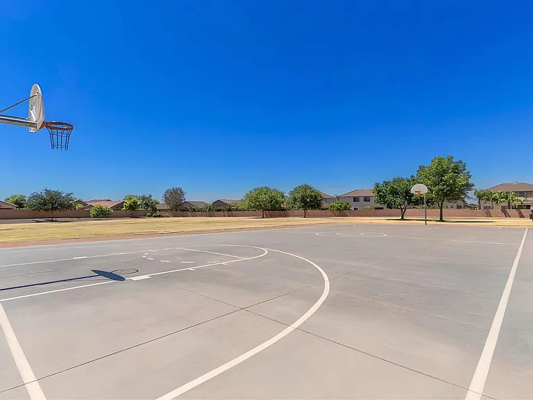 1533 W Sabel Ct — Photo 17
