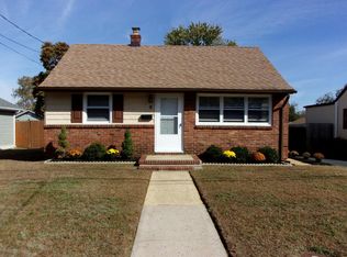 9 Collins Ave, Port Monmouth, NJ 07758