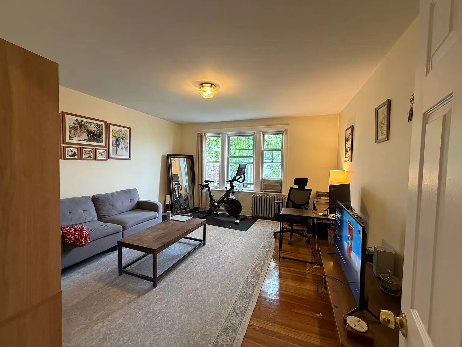 2 bed, 645 sqft, $2,500 — Photo 2