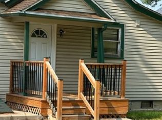 1036 Loomis St, Rockford, IL 61102