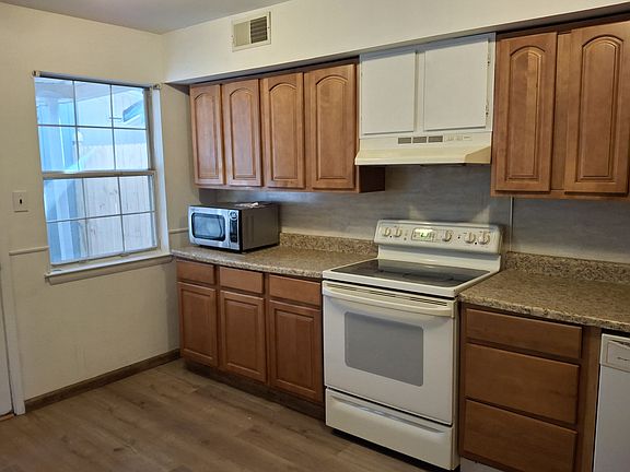 5th image of 185 Crocus Ct