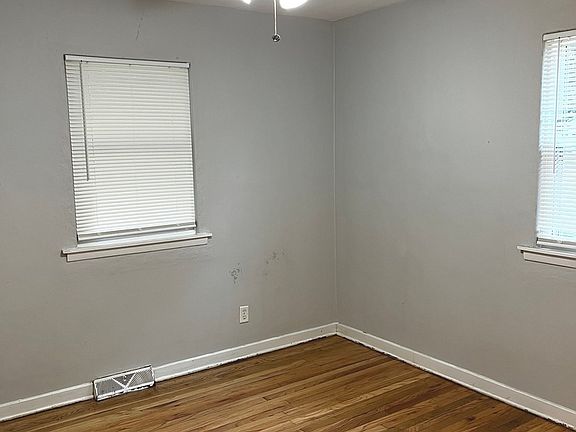 5th image of 1491 Forest Ave