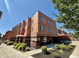 5804 Main St APT 2D, Flushing, NY 11355