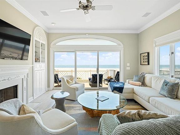 5th image of 1028 Beachview Dr APT 5