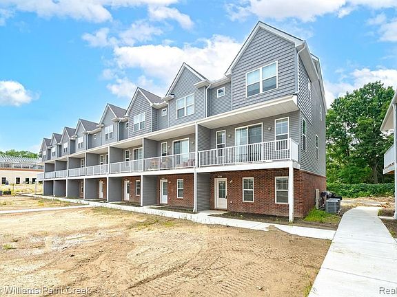 2nd image of 3977 Trailwaycommons Cir
