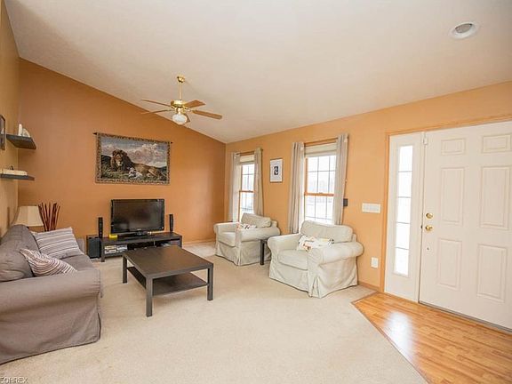 3rd image of 49734 Woodland Dr