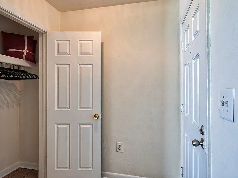 Barrington Entryway Closet