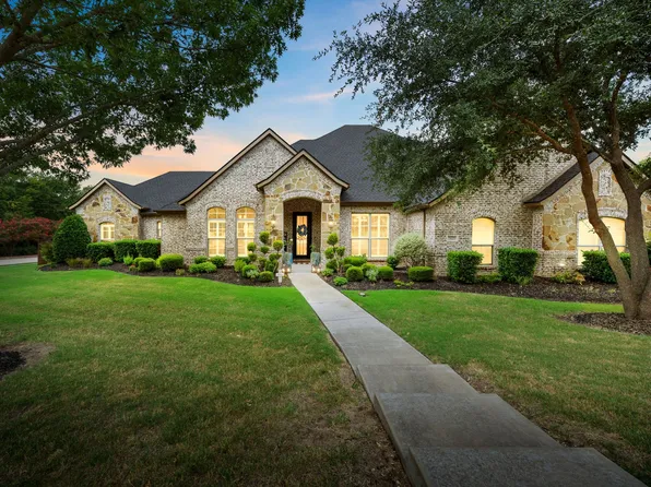 101 Fairway Dr, Waxahachie, TX 75165