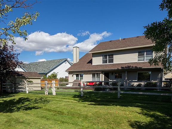 3rd image of 1013 Woodland Dr