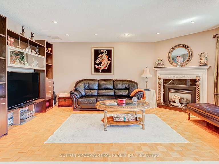 8890 Martin Grove Rd — Photo 15