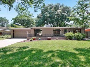 830 N Mission Rd, Wichita, KS 67206