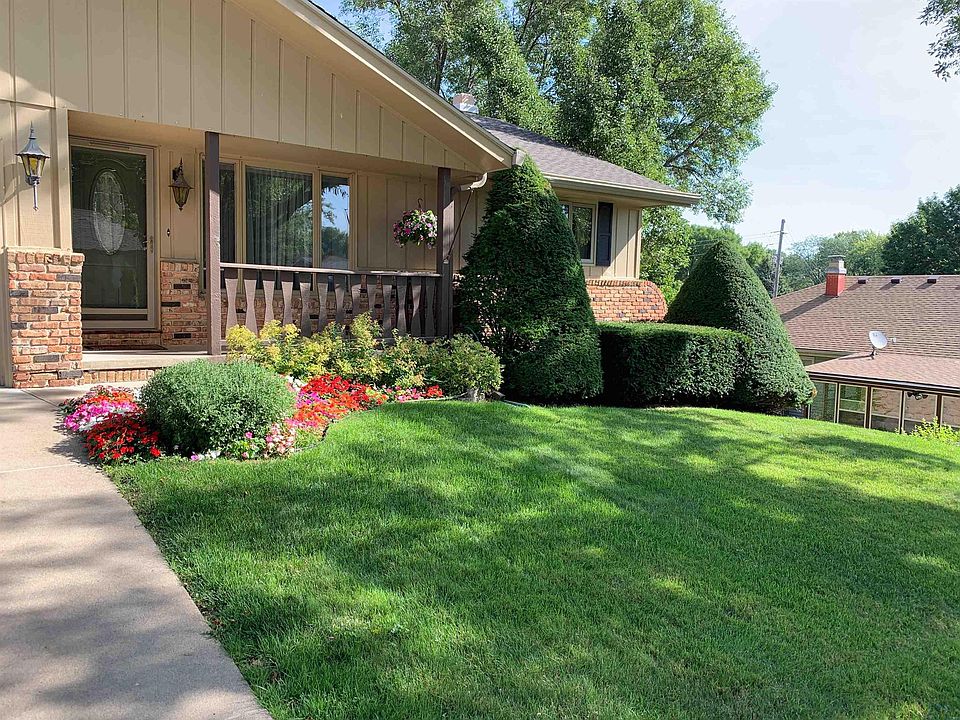 1st image of 5001 Evergreen Ln