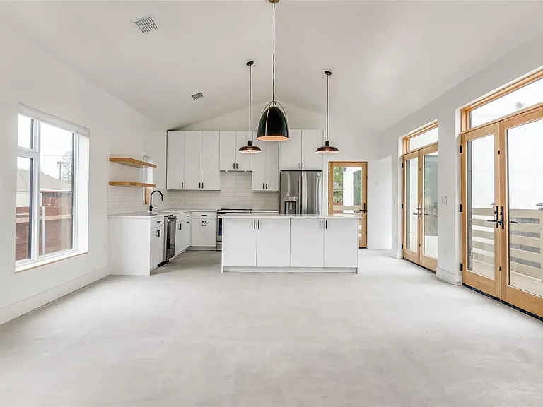 2901 Birmingham Ave — Photo 8