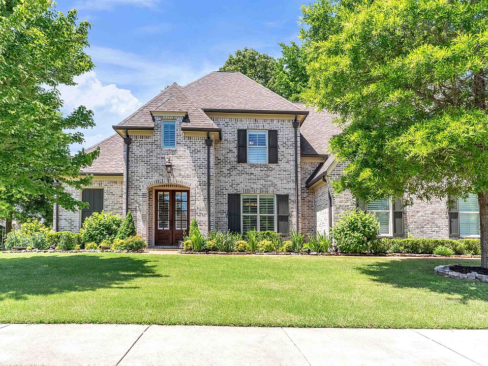 1st image of 255 Saunders Creek Cir