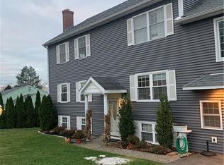 234 Oak Ridge Dr, Middletown, CT 06457