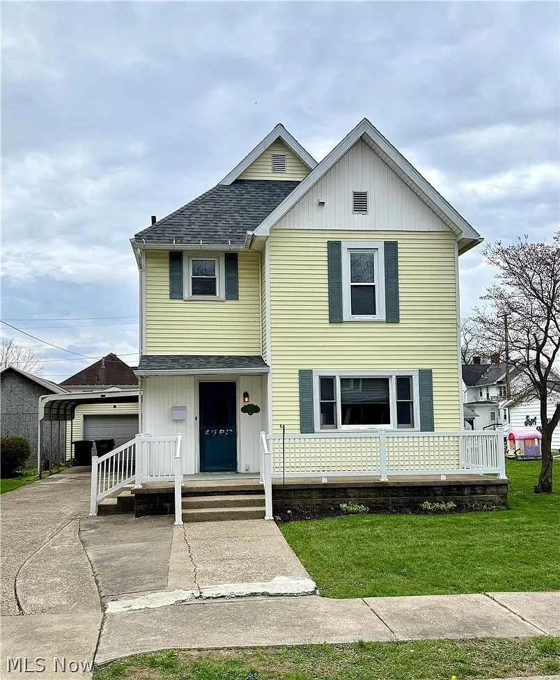 1011 Adams St photo 1