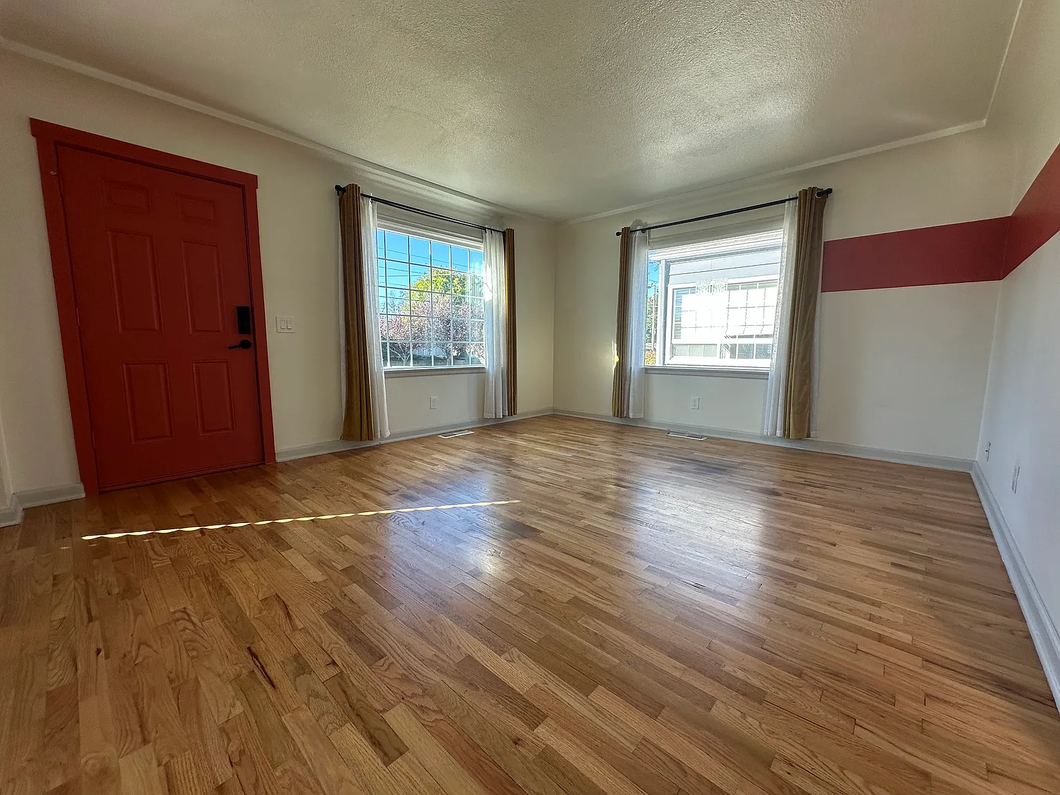 2705 N Stevens St — Photo 3