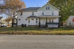 1st image of 202 Garford Ave