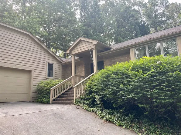 35 Blowing Fresh Dr, Salem, SC 29676