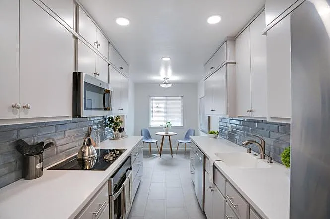 1323 Hoover St — Photo 5