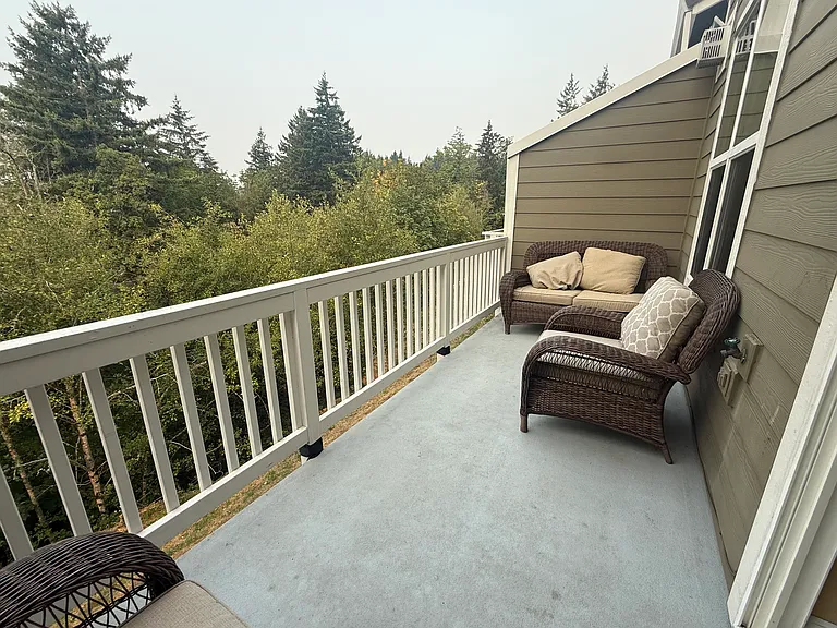 10060 NW Brighton Ln — Photo 6