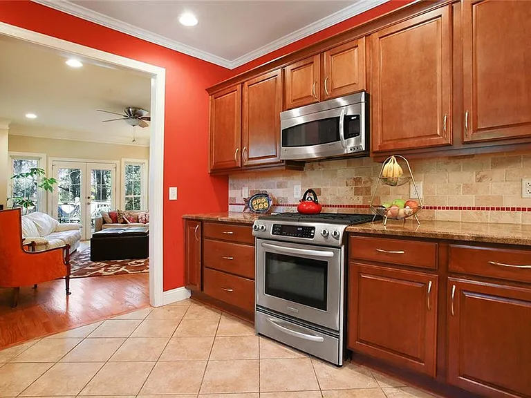 1084 Country Ln NE — Photo 9