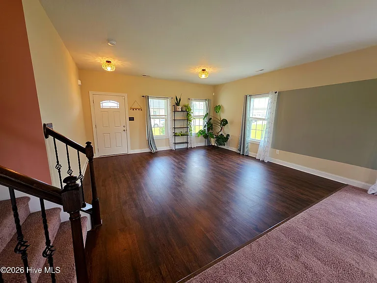 406 Tyrrell Trl — Photo 5
