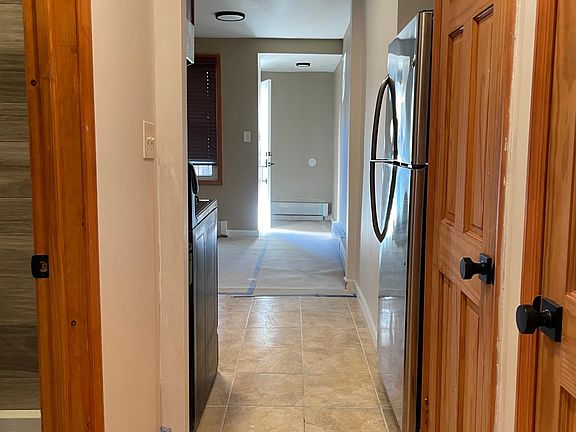 4th image of 10110 Avenue K