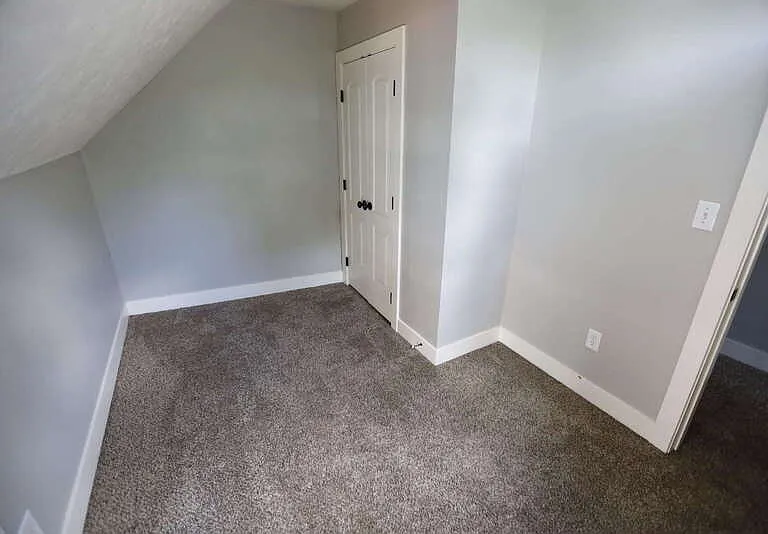 129 Diamond Ave SE — Photo 7