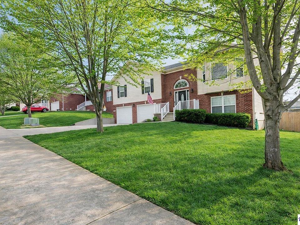 1st image of 350 Vineland Place Dr