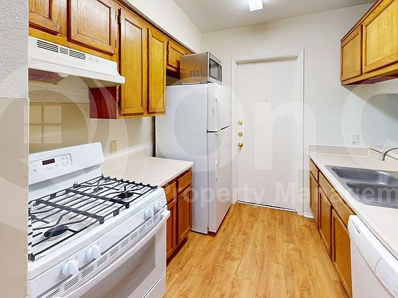 2nd image of 405 Burlwood Ct