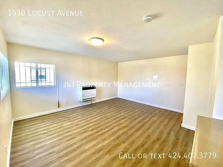 1530 Locust Ave — Photo 8