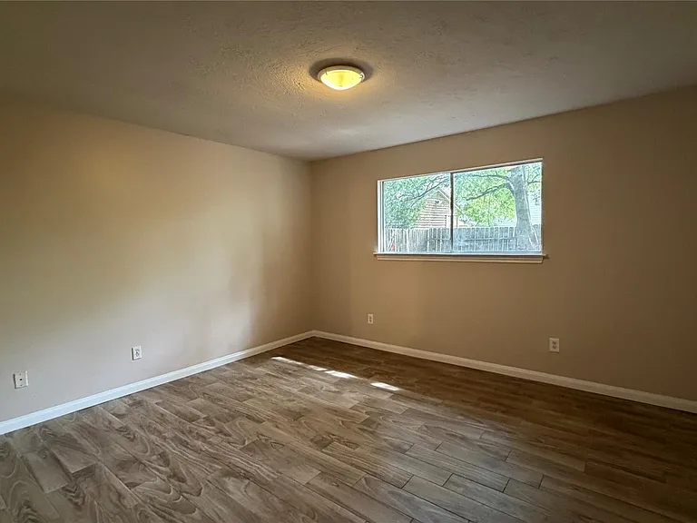 1006 Grand Junction Dr — Photo 4