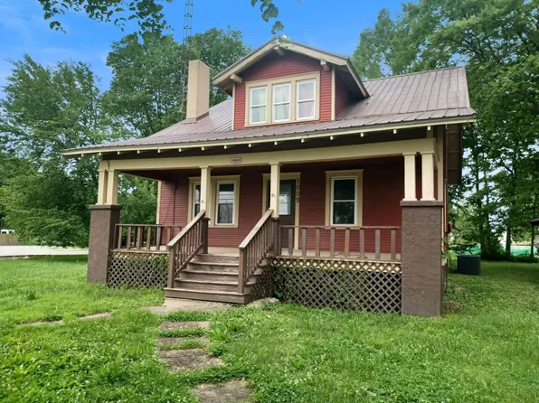 1009 S Van Buren St, Newton, IL 62448