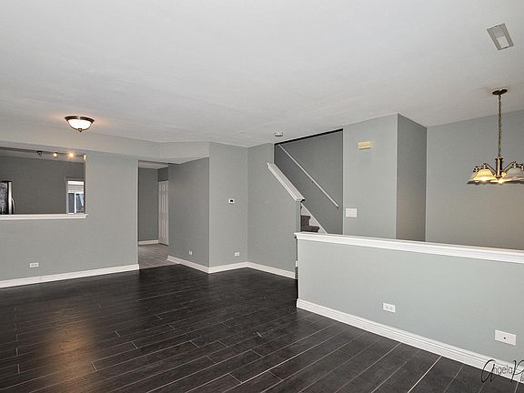 4th image of 277 W Whispering Oaks Ln