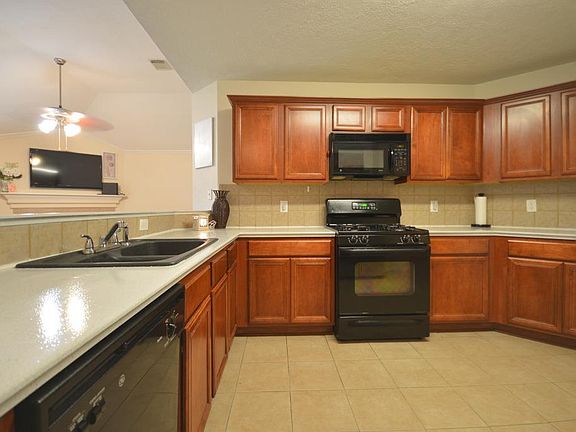 4th image of 14427 Santee Pass Dr