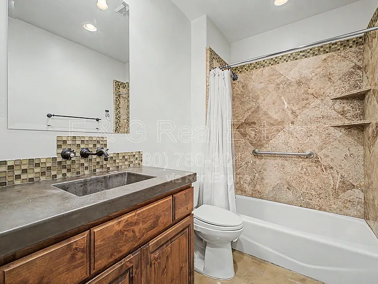 304 S Wilson St — Photo 39