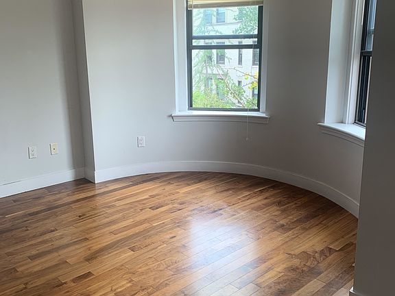 3rd image of 6-12 Blackwood St #330