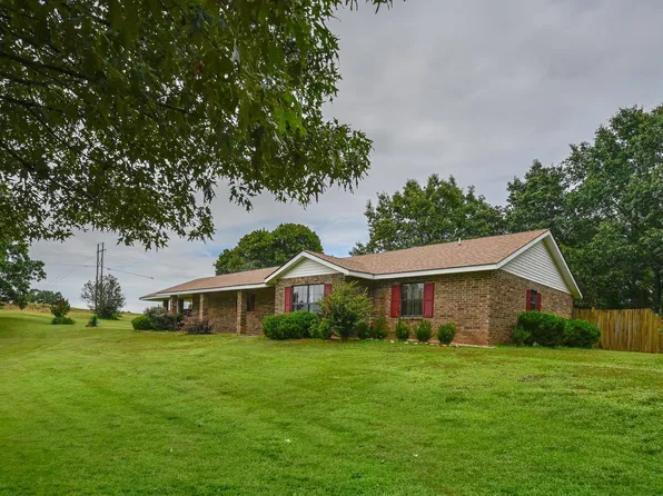 106 Ashton Pl, De Queen, AR 71832