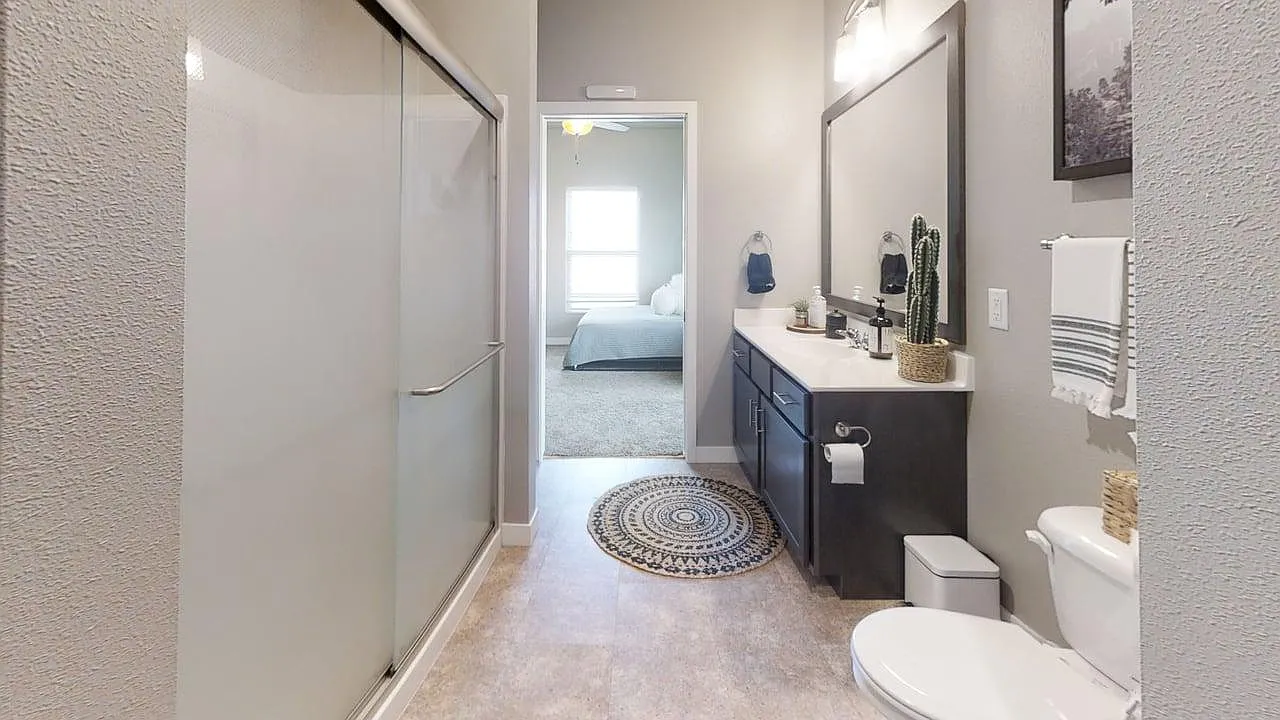 620 S Dubuque St — Photo 2