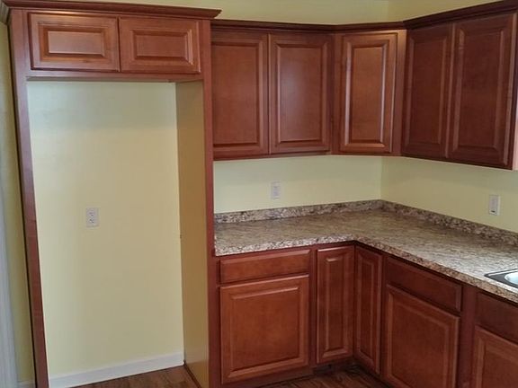 4th image of 29100 Weber Ave