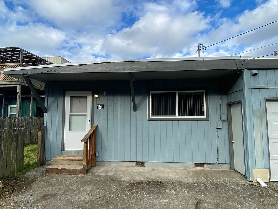 150 Mound St., front door with kitchen window