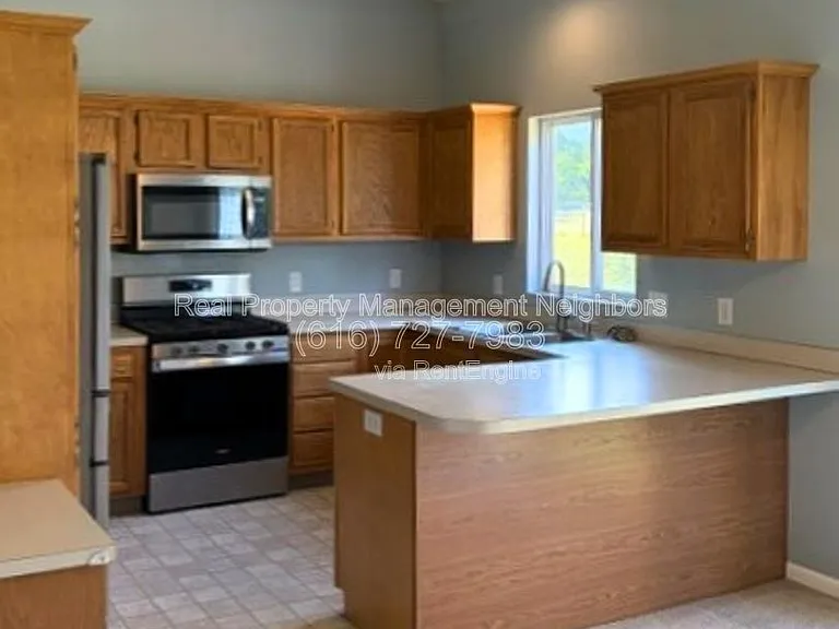 1636 Northbend Dr NE — Photo 21