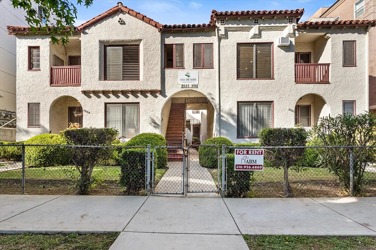 2 bed, 780 sqft, $2,850 — Photo 1