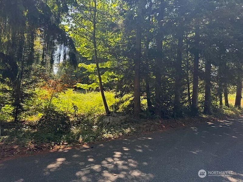 4th image of 26003 SE Issaquah-Fall City Road